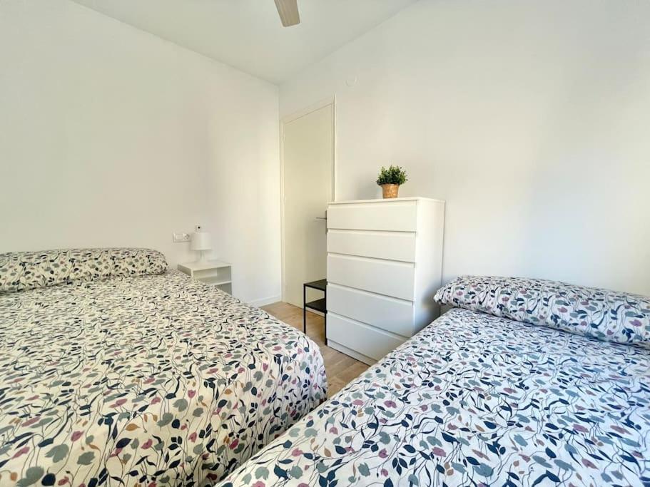3 Habitaciones, Terraza Y A 200 Metros De La Playa Málaga Exterior foto