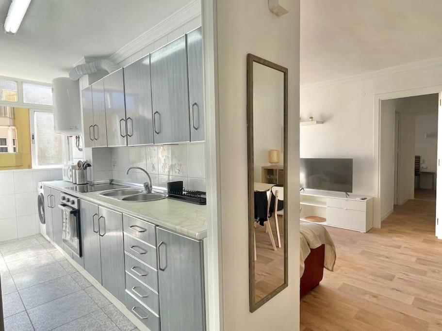 3 Habitaciones, Terraza Y A 200 Metros De La Playa Málaga Exterior foto