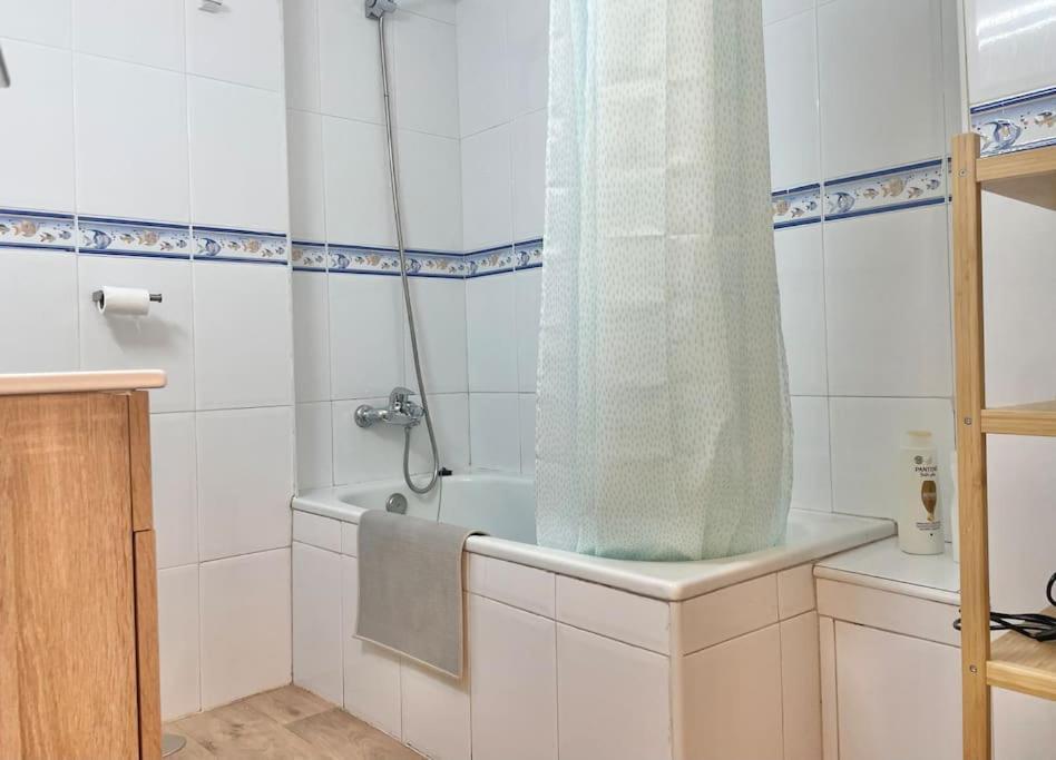 3 Habitaciones, Terraza Y A 200 Metros De La Playa Málaga Exterior foto
